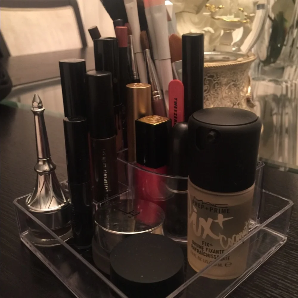 2 Make Up Organizers
